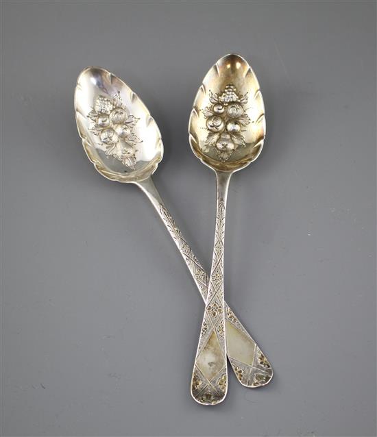 A pair of George III Old English pattern berry spoons, by Eley & Fearn, London, 1802, 22.2cm, 3.5oz.